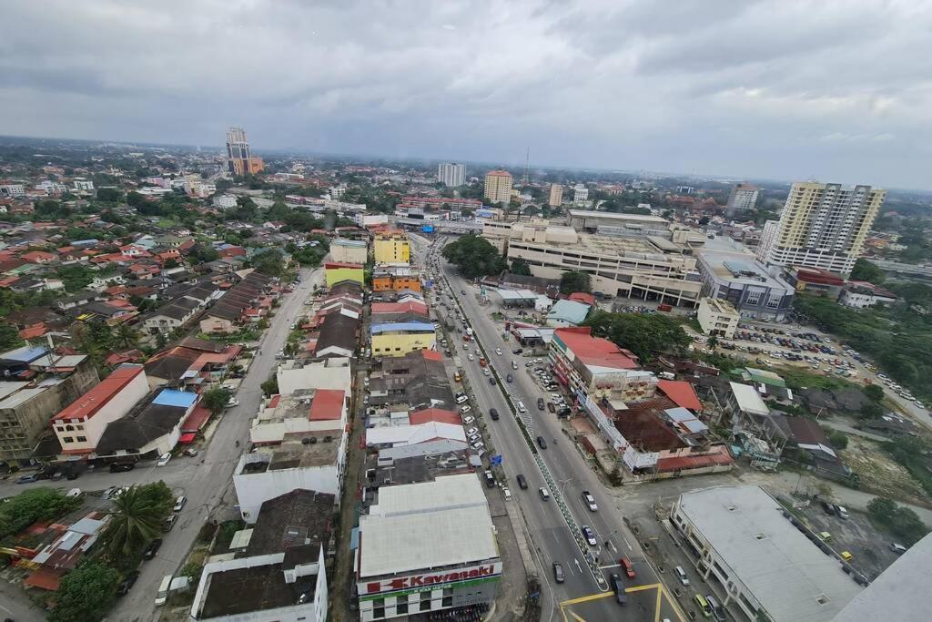 Mizrai Troika Homestay With Kota Bharu City View Exterior foto